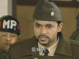 인도 경찰은 누구나 차별 안하고 때려요 | 인스티즈