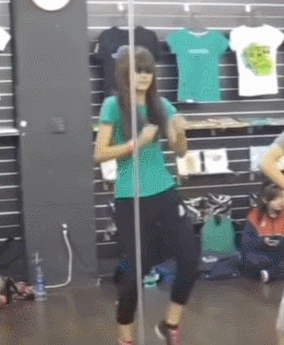 입국심사 준비하는 트와이스 쯔위.gif | 인스티즈