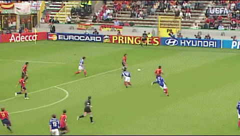 양국 국민들 심장마비 직전까지 갔던 레전드 유로 경기.gif | 인스티즈