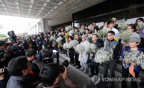 [문재인] 2012년 대선 후 정치 보복 당할뻔했던 문재인... | 인스티즈