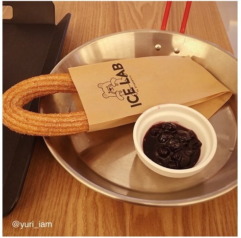 신정환이 싱가폴에 오픈한 아이스크림 가게 | 인스티즈