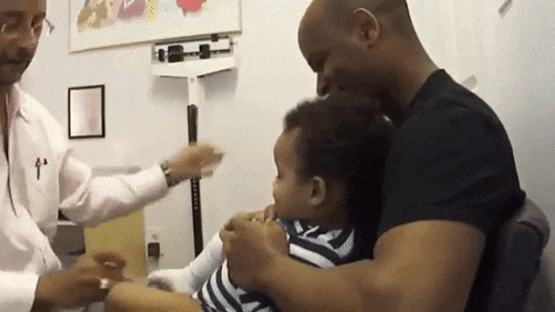 의사 선생님의 어린아이 다루는 법.gif | 인스티즈