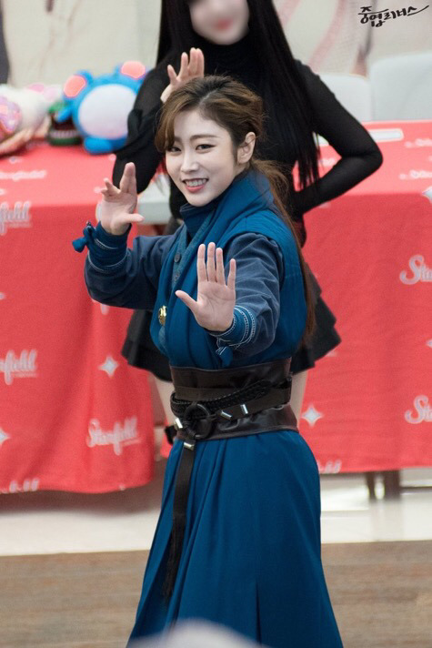 [러블리즈] 아틀레티코의 마킹은 누가 좋을까 생각하다가 지수 | 인스티즈