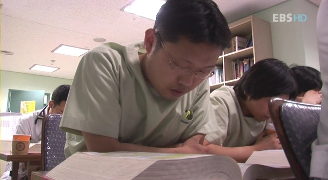 대한민국에서의 의사들의 하루.jpg | 인스티즈