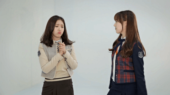 조금 특이한 교복 광고.gif | 인스티즈