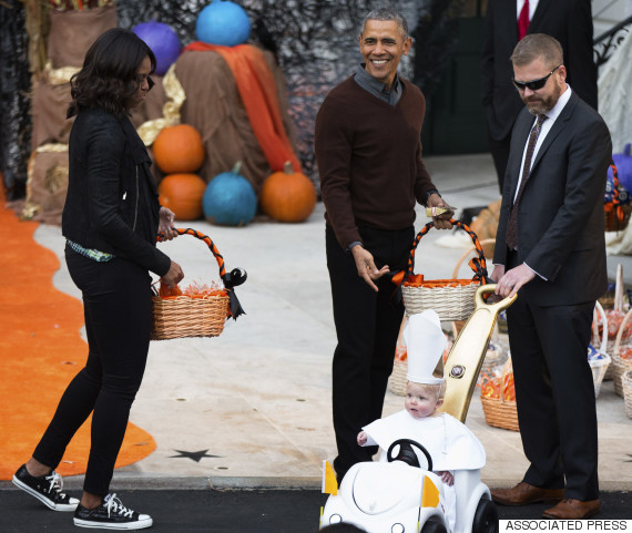 오바마를 빵 터뜨린 교황 코스튬 아기.jpg | 인스티즈