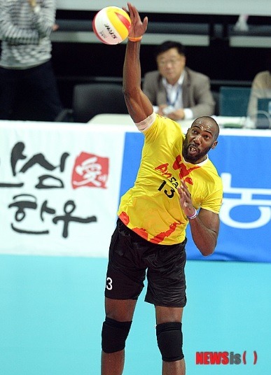 한대 맞을때마다 1억줌 여러분들 선택은? .jpg | 인스티즈