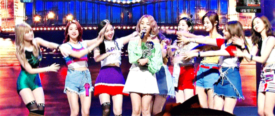 훈훈한 JYP 소속 여가수들 (트와이스 + 백아연) | 인스티즈