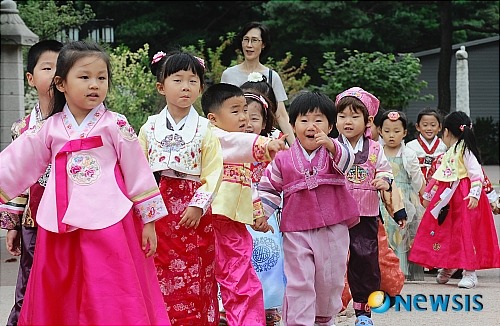 전세계 아이들이 입는 한복 | 인스티즈