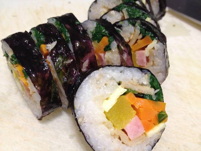 정말 끊임없이 들어가는 김밥.jpg | 인스티즈