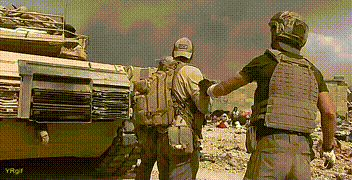 아이를 구해온 남자.gif | 인스티즈