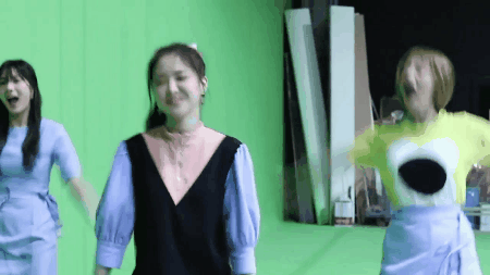 자기들 춤 보다 남 춤 더 열심히 추는 걸그룹 | 인스티즈