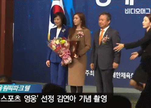 오늘자 은근히 손이 많이 가는 여자분 gif | 인스티즈