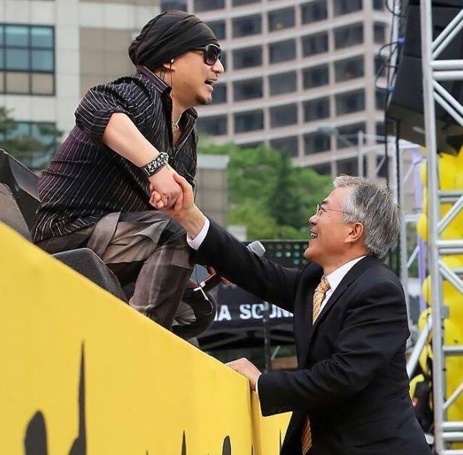 보고 계십니까 | 인스티즈