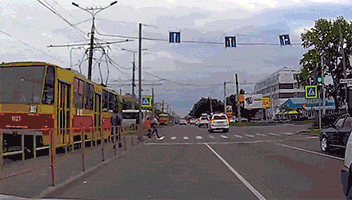 길을 건너는 러시아 사람 | 인스티즈