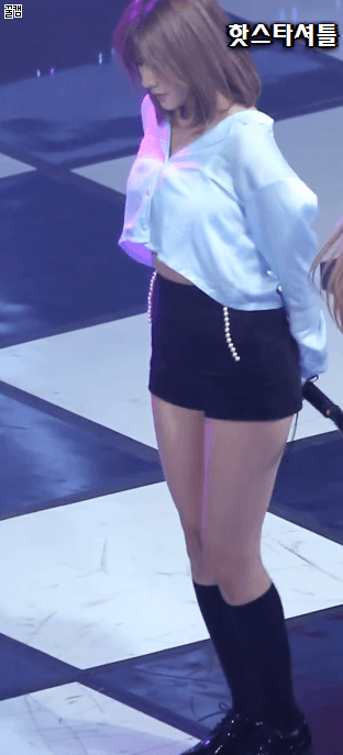 옷이 자꾸 올라가는 하빵이 | 인스티즈