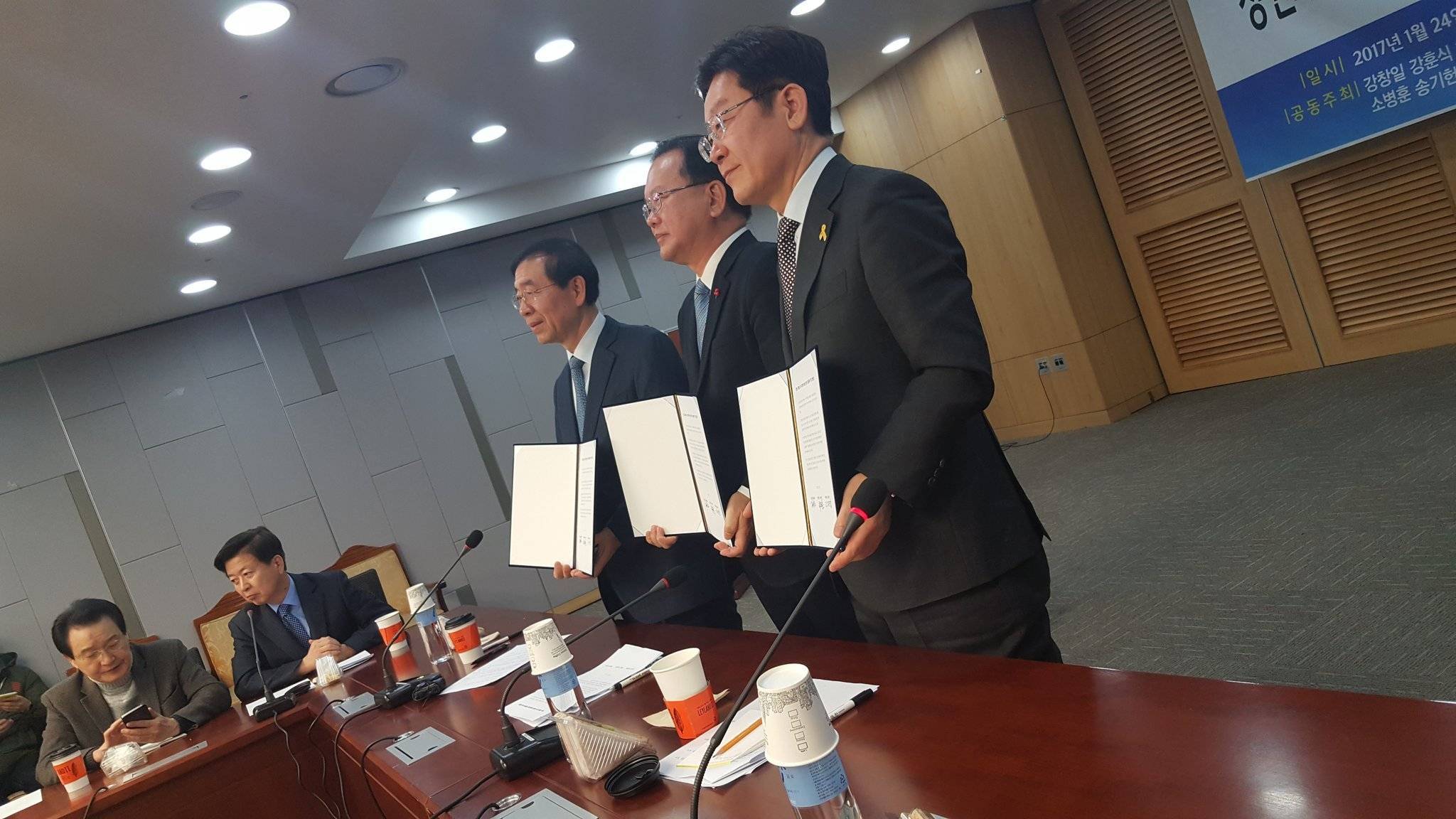 야권공동정부 로 손잡은 이재명&박원순&김부겸 | 인스티즈