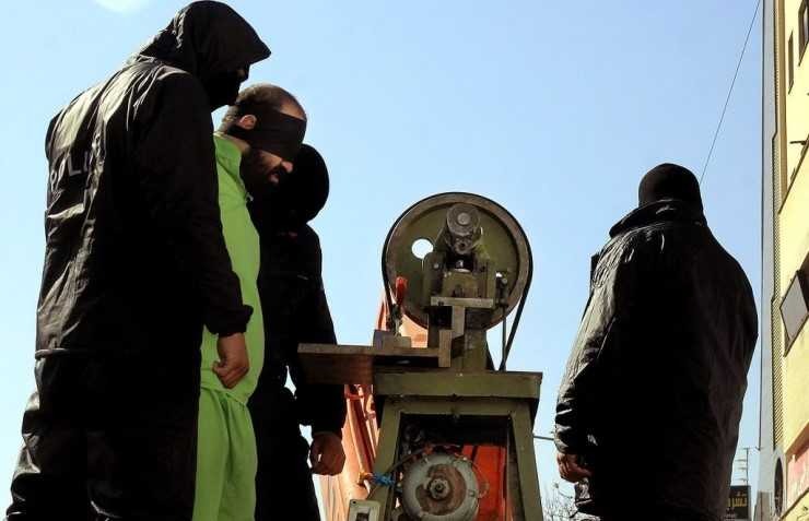 이란에서 새로 개발된 손가락 절단기 (혐오주의) | 인스티즈