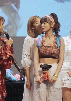 트와이스 정연 & 모모.GIF | 인스티즈