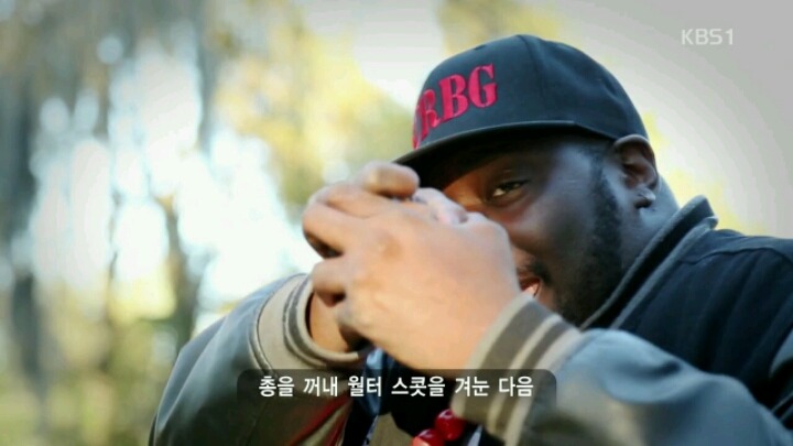 도망가는 흑인의 등을 쏘고 거짓말을 한 백인 경찰 | 인스티즈