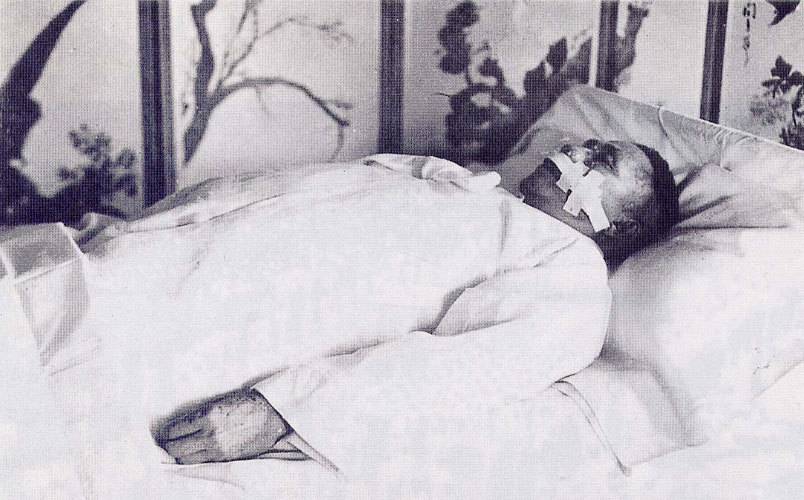 잘 먹고 잘 사는 매국노 친일파를 척결한 현대판 각시탈.JPG | 인스티즈