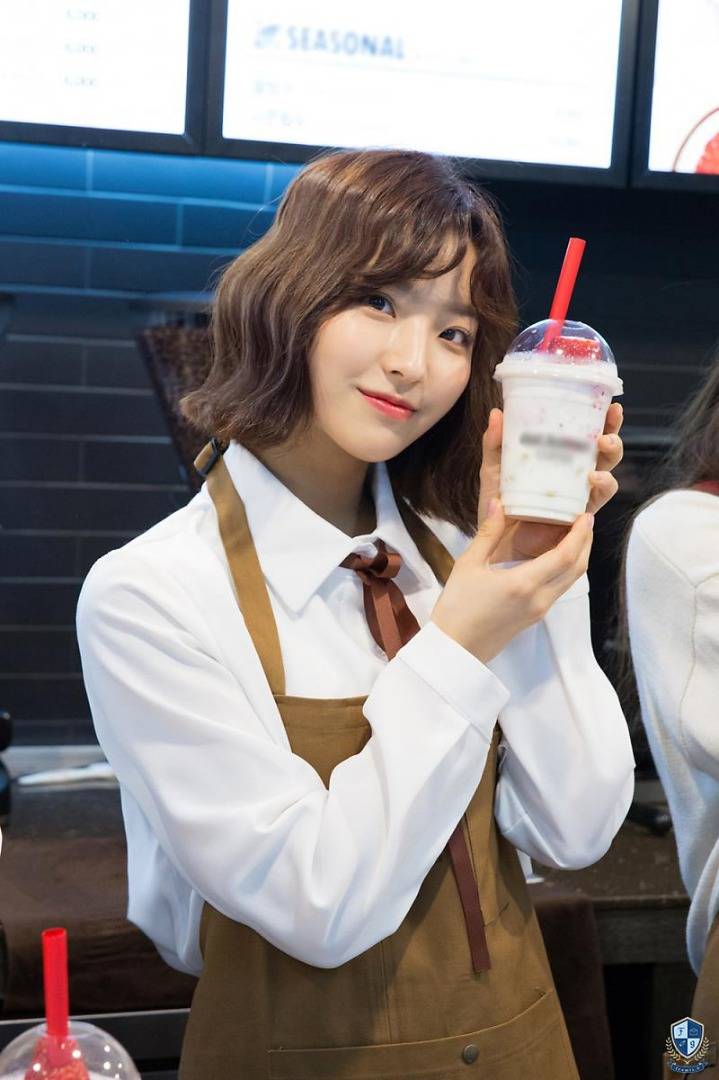 간만에 닉값하기 위해 프로미스나인 이새롬.jpgif | 인스티즈