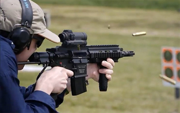 슬로모션으로 보는 최고의 무기발사장면 | 인스티즈