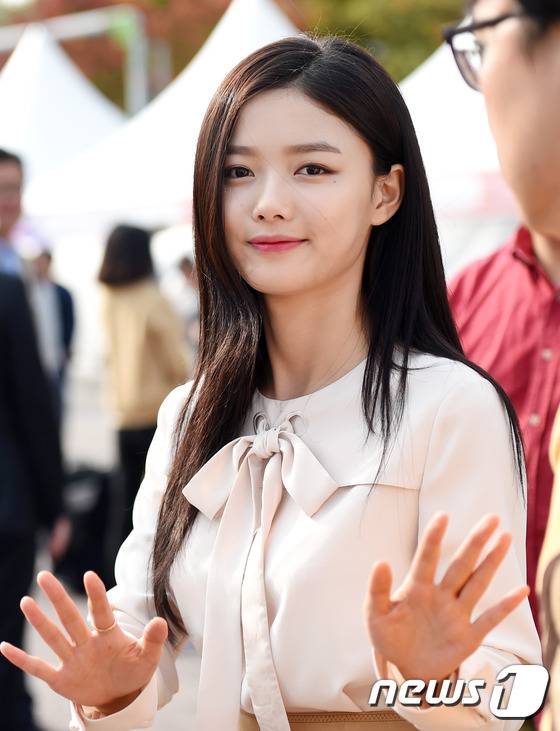 넘사벽 여신으로 성장하는 김유정 | 인스티즈