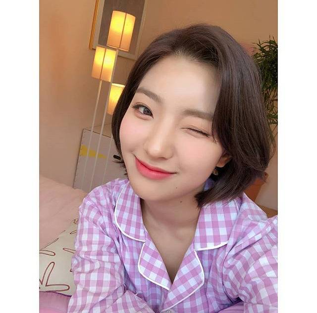 간만에 닉값하기 위해 프로미스나인 이새롬.jpgif | 인스티즈