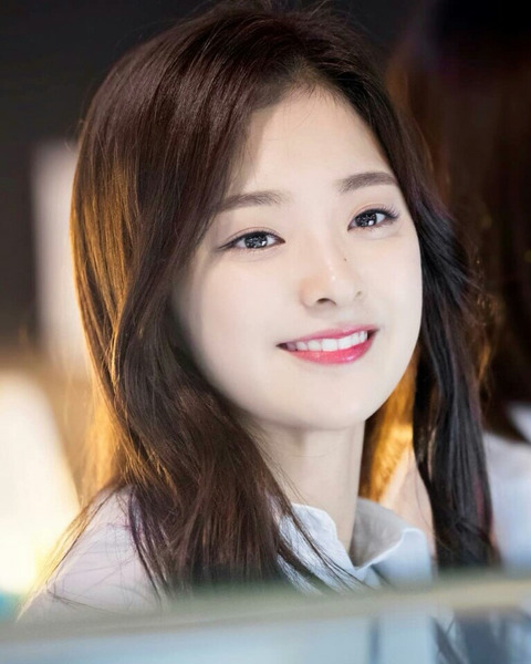 잠자기전 올려보는 프로미스 나인 이나경 | 인스티즈