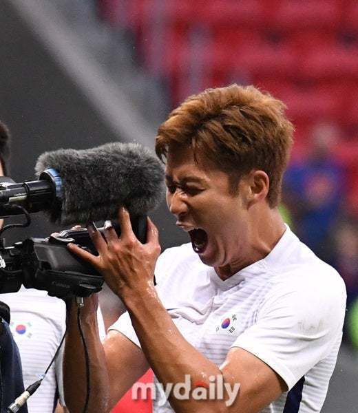 ??? : 흥민아 면제는 받는 게 아니라 스스로 만드는 거란다 | 인스티즈