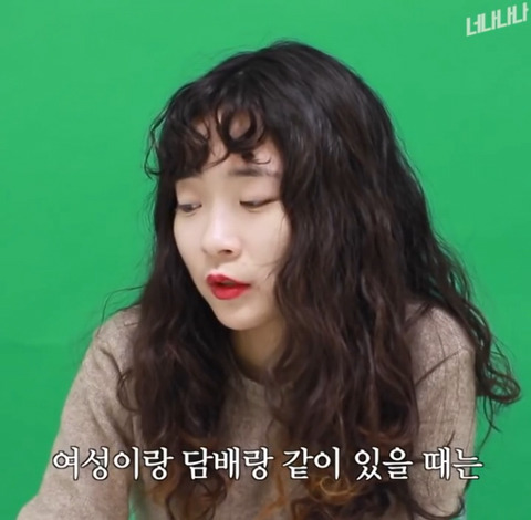 담배 피우는 여자들 | 인스티즈