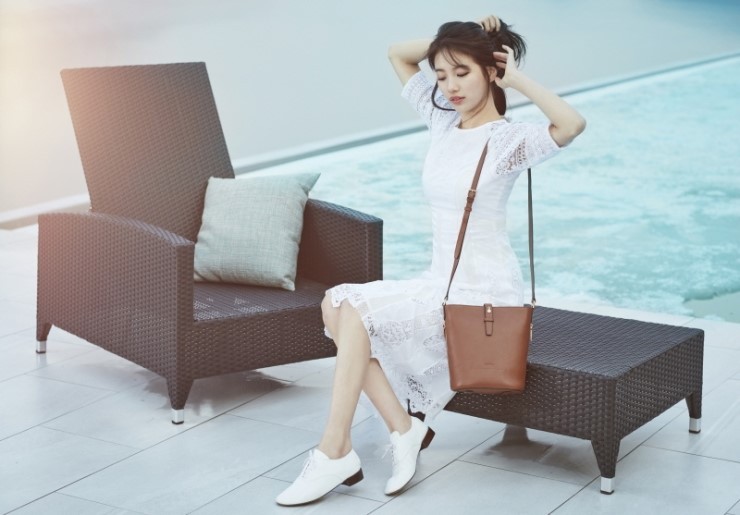 수지는 그냥 아무 사진이나 올려도 다 이쁘네 | 인스티즈