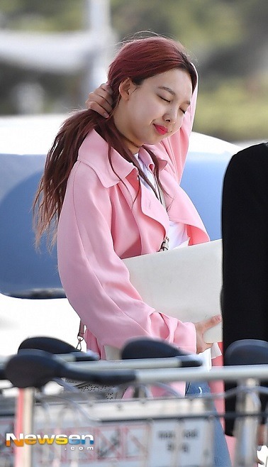 트와이스 출국 사진들.jpg | 인스티즈