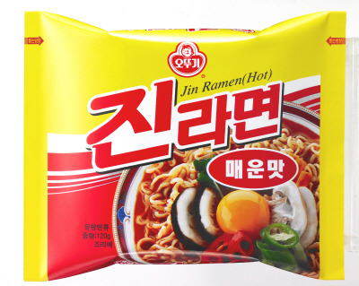 라면 끓을때 라면사리을 둘로 쪼갠다 vs 아니다 하나로 통째로 끓인다 | 인스티즈