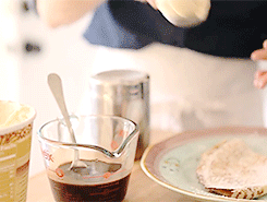 특히 한국인들에게 호불호가 극명하게 갈리는 맛.gif | 인스티즈