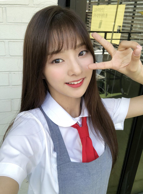 잠자기전 올려보는 프로미스 나인 이나경 | 인스티즈