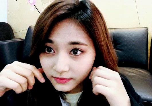 쯔위의 유일한 개인기.gif | 인스티즈