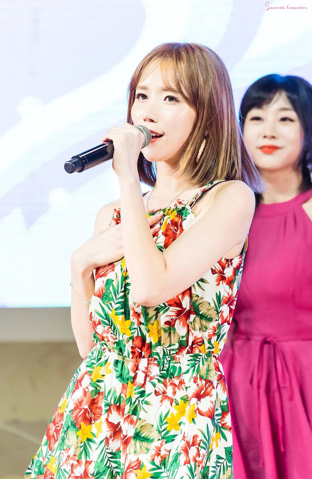 [러블리즈] 뒷덜미가 저리는 기분이라서 명은이 | 인스티즈