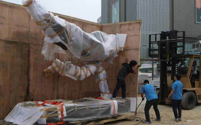 중국에서 기증한 안중근의사 동상 의정부역에 설치 | 인스티즈