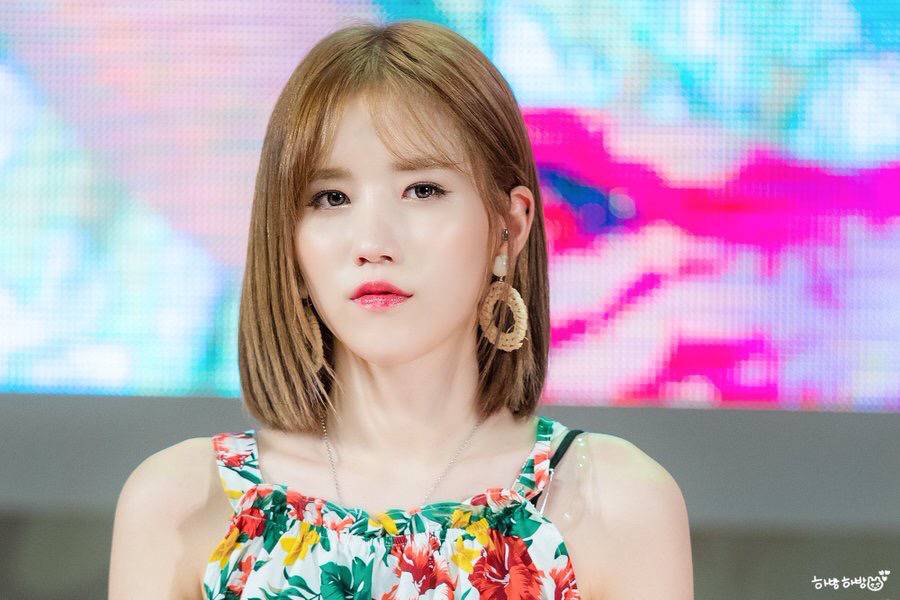 [러블리즈] 뒷덜미가 저리는 기분이라서 명은이 | 인스티즈