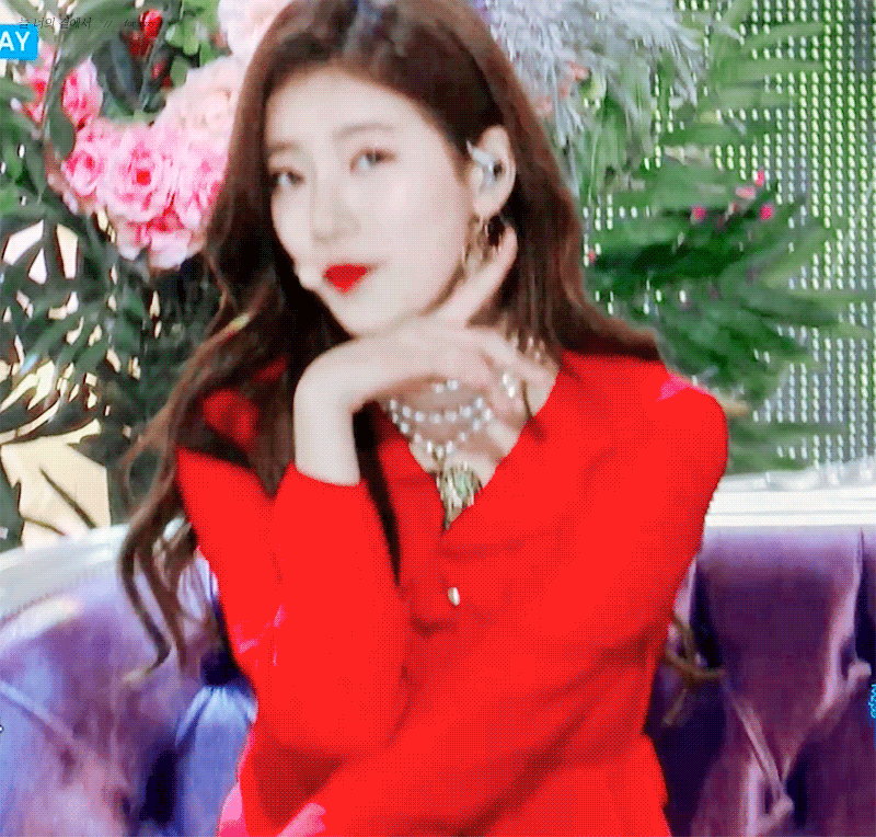 무대에 선지 벌써 반년이 지나버린 여자연예인 | 인스티즈