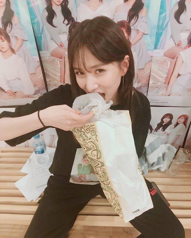 [러블리즈] 뒷덜미가 저리는 기분이라서 명은이 | 인스티즈