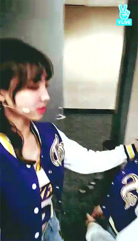 미국 케이콘 공연전 채영 (feat.사나) | 인스티즈