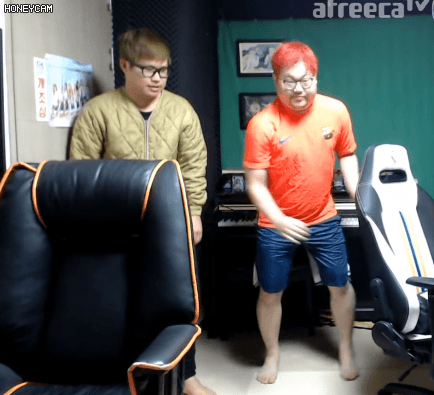 감스트 vs 엑소.gif | 인스티즈