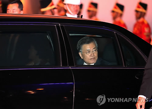 문재인 대통령 인도네시아 도착 | 인스티즈