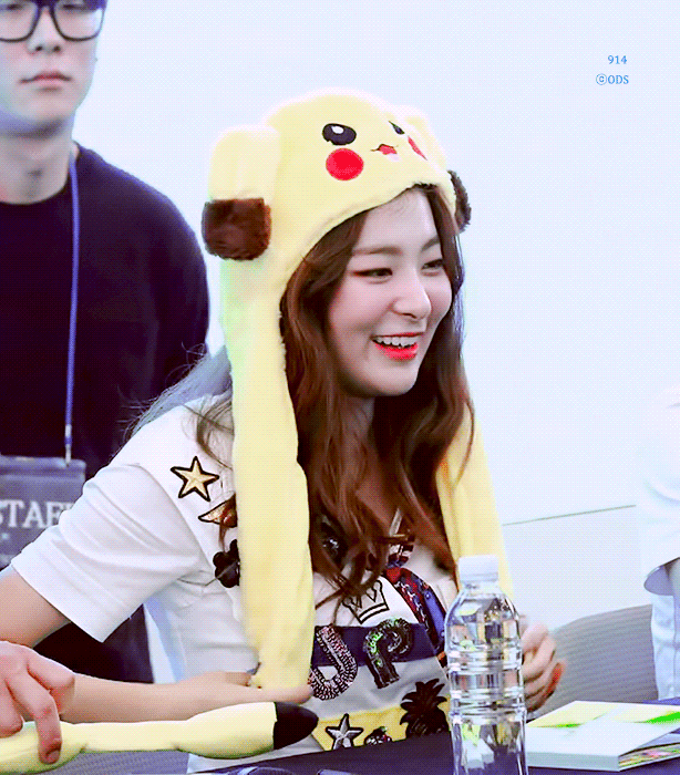 귀가 움직이자 깜놀하는 슬기.jpgif | 인스티즈