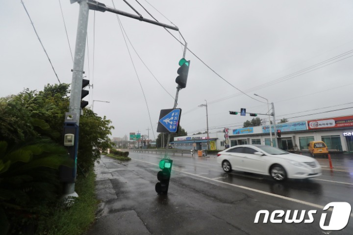 솔릭이 강타한 제주도 상황.jpg | 인스티즈