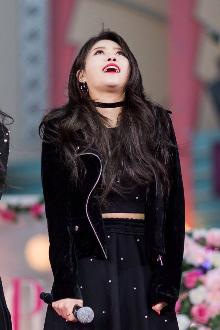 [러블리즈] 선배가 일맡기고 정작 본인은 덕질하러 가서 미주 | 인스티즈