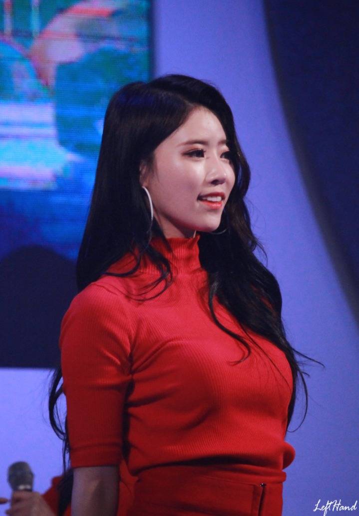 [러블리즈] 선배가 일맡기고 정작 본인은 덕질하러 가서 미주 | 인스티즈